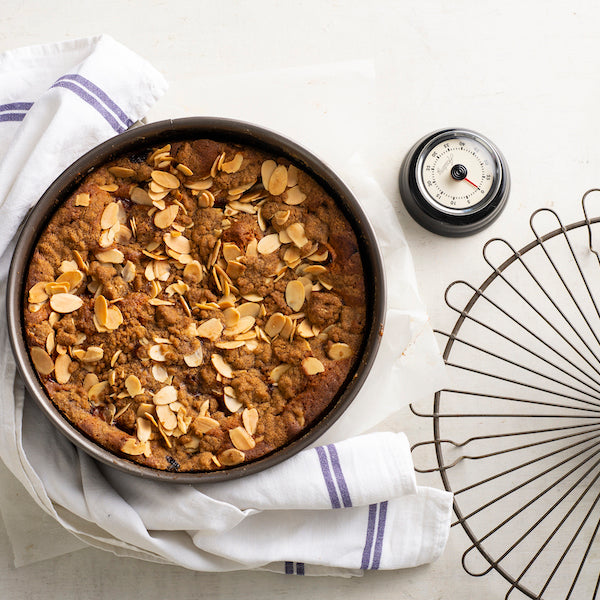 Stand a Cake in the Tin